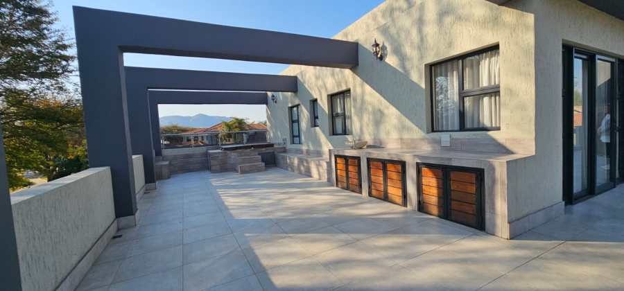 5 Bedroom Property for Sale in The Islands Estates North West
